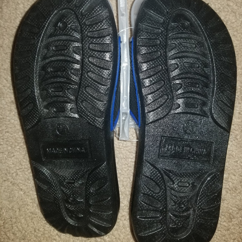 Sandals/Slides - Picture 2 of 3